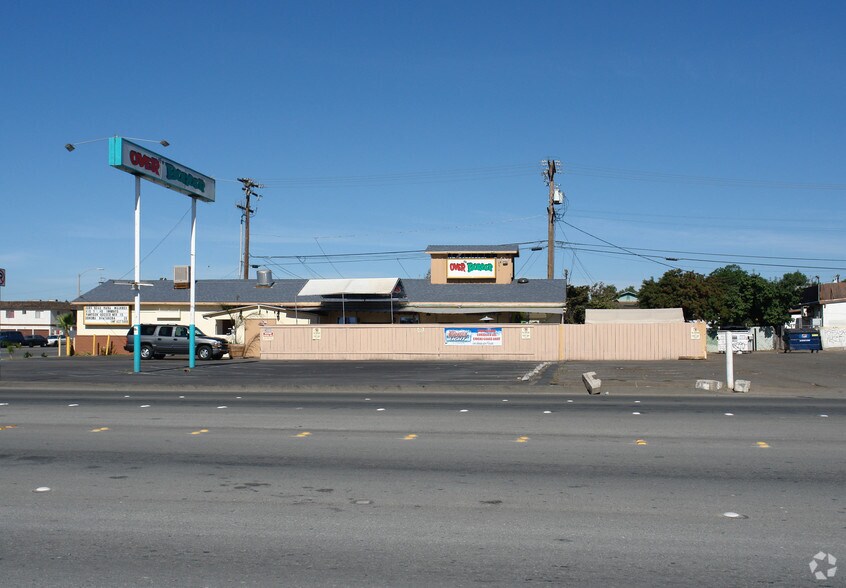 3008 Main St, Chula Vista, CA à louer - Photo du bâtiment - Image 2 de 3