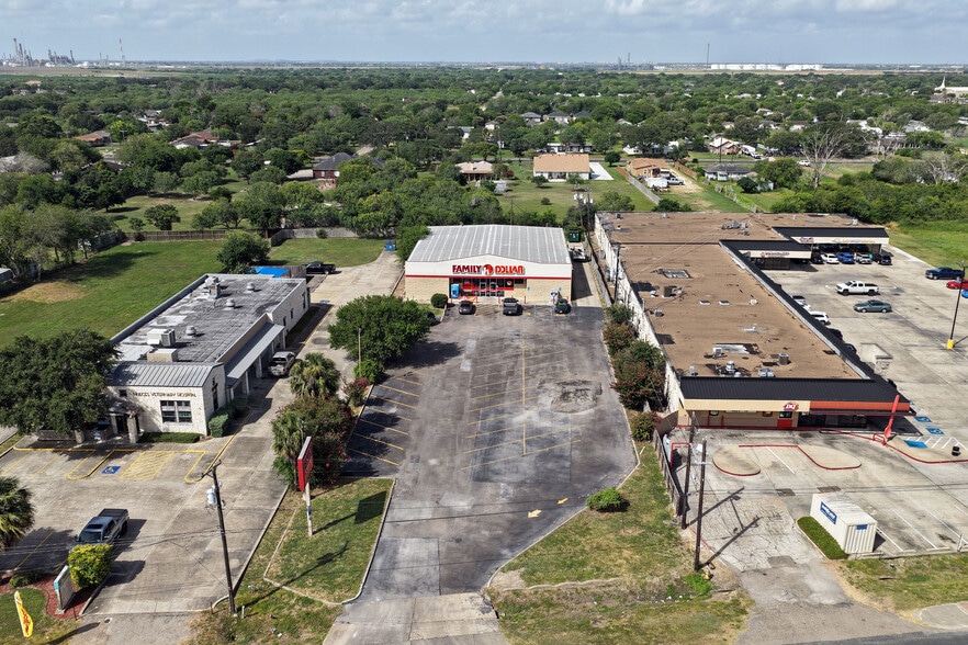 11033 Leopard St, Corpus Christi, TX for sale - Building Photo - Image 2 of 7