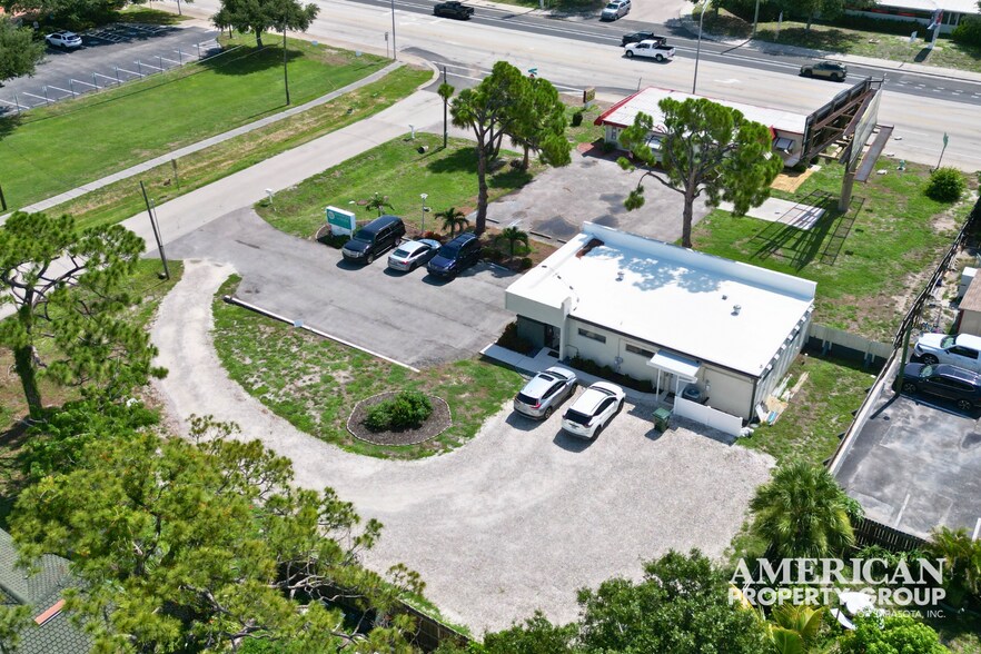 31 W Green St, Englewood, FL à louer - Photo du bâtiment - Image 2 de 15