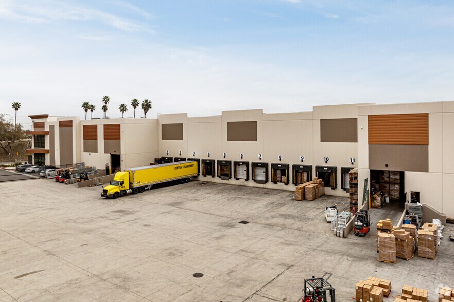 10628 Central Ave, Montclair, CA à louer - Photo du bâtiment - Image 3 de 9