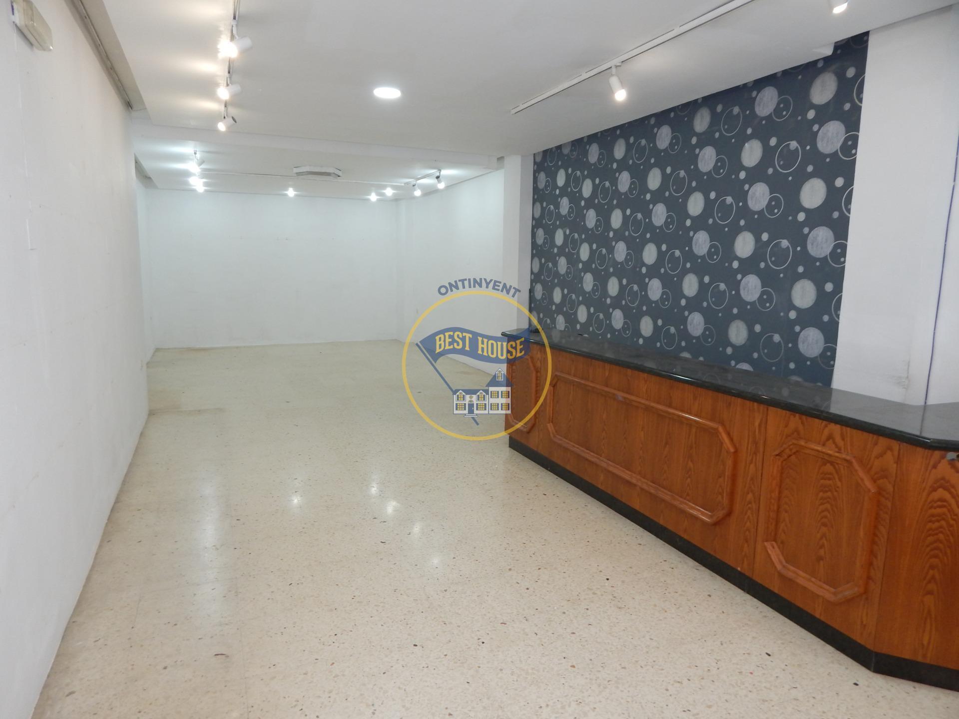 Commerce de détail dans Ontinyent, Valencia à louer Photo du bâtiment- Image 1 de 22