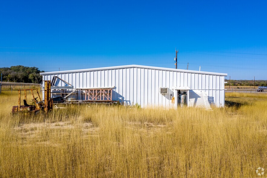 14550 E Interstate 10, Marion, TX à louer - Photo du bâtiment - Image 3 de 5