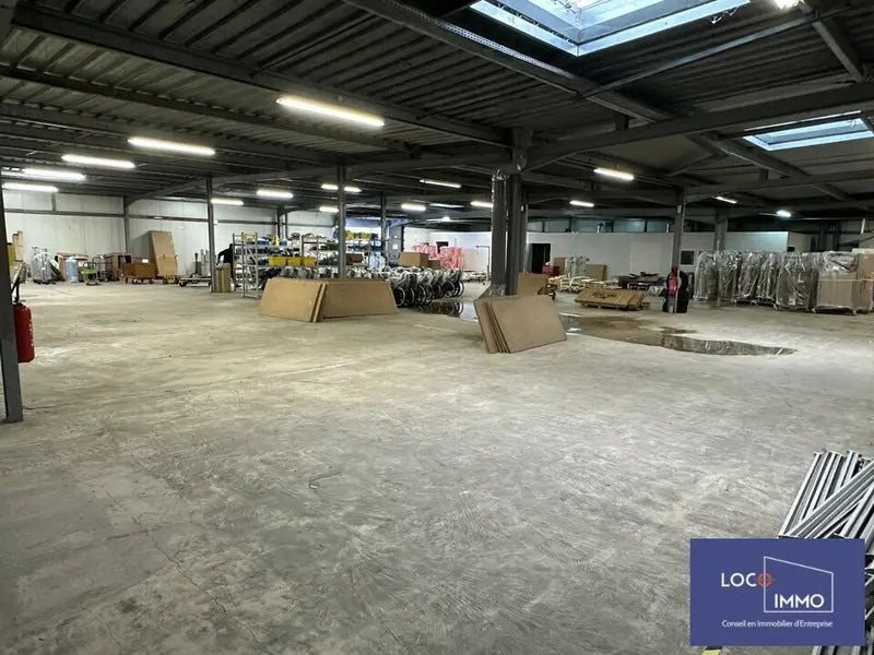 Industrial in Bordeaux for lease Building Photo- Image 1 of 4