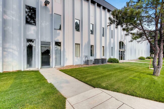 Plus de détails pour 13760 E Arapahoe Rd, Englewood, CO - Industriel à louer