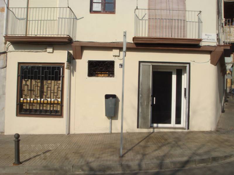 Retail in Manresa, Barcelona for lease Primary Photo- Image 1 of 2