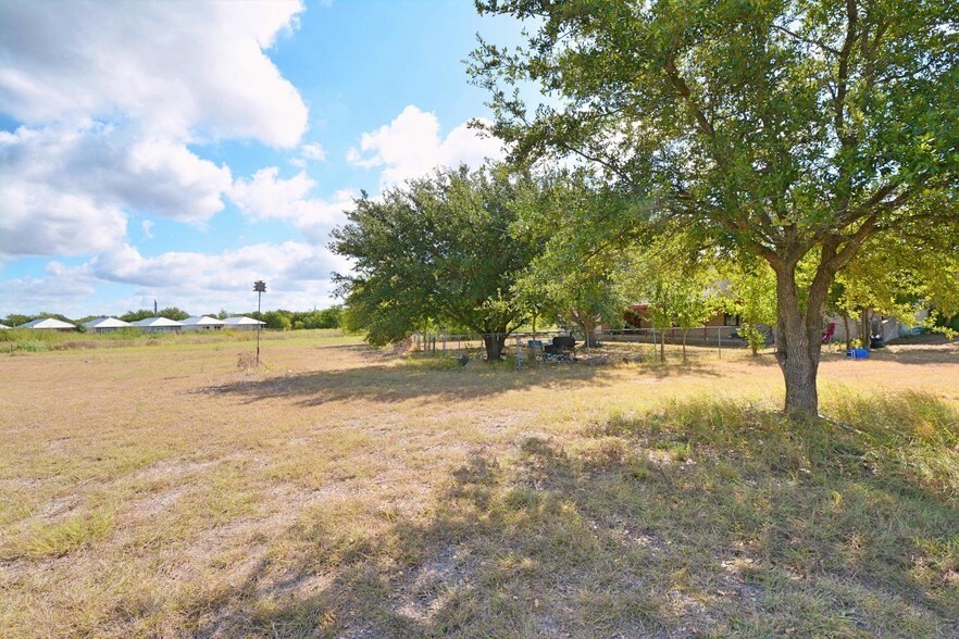 2841 Goodwin Ln, New Braunfels, TX à vendre - Photo du bâtiment - Image 3 de 12