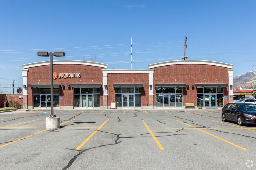 2242 E Fort Union Blvd, Salt Lake City, UT à louer - Photo du bâtiment - Image 3 de 5