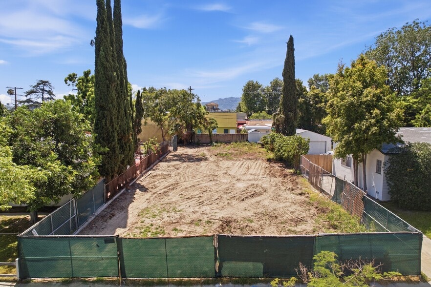 10808 Hartsook St, North Hollywood, CA à vendre - Photo du bâtiment - Image 3 de 10