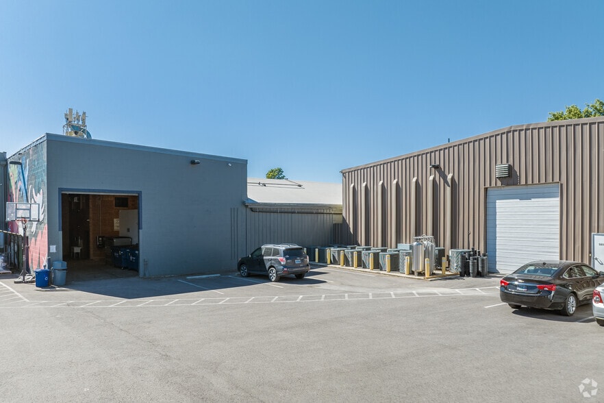 560 21st St SE, Salem, OR for lease - Building Photo - Image 3 of 24