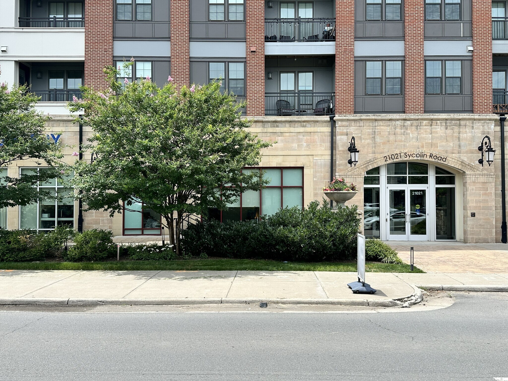 21021 Sycolin Rd, Ashburn, VA for lease Building Photo- Image 1 of 14