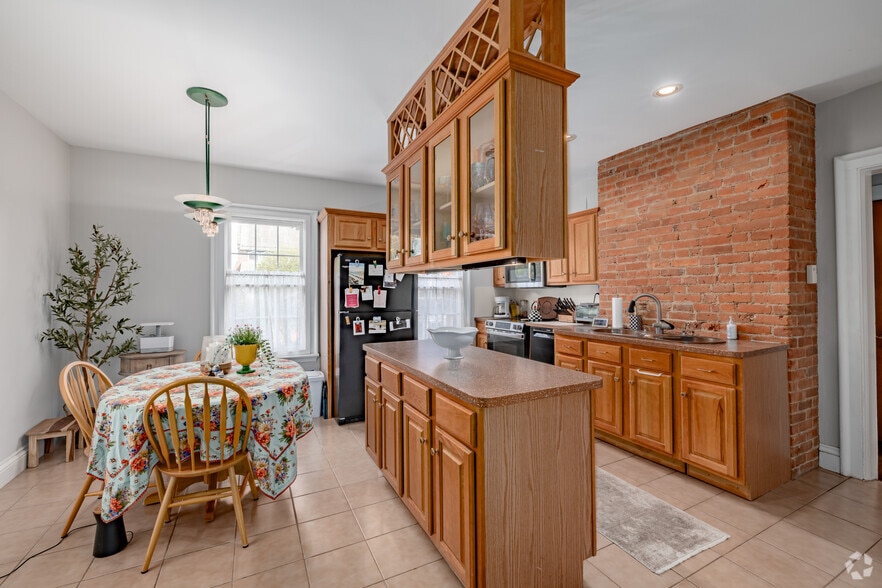 2 Perry St, Morristown, NJ for sale - Interior Photo - Image 2 of 28