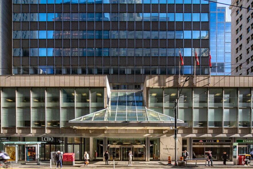 4 King St W, Toronto, ON à louer - Photo du bâtiment - Image 2 de 10