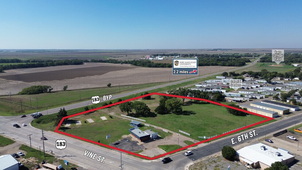 501 Vine St, Hays, KS à vendre - Photo du bâtiment - Image 3 de 6