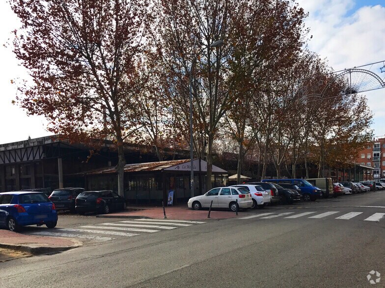 Paseo Val, 16, Alcalá de Henares, Madrid à vendre - Photo du bâtiment - Image 2 de 2