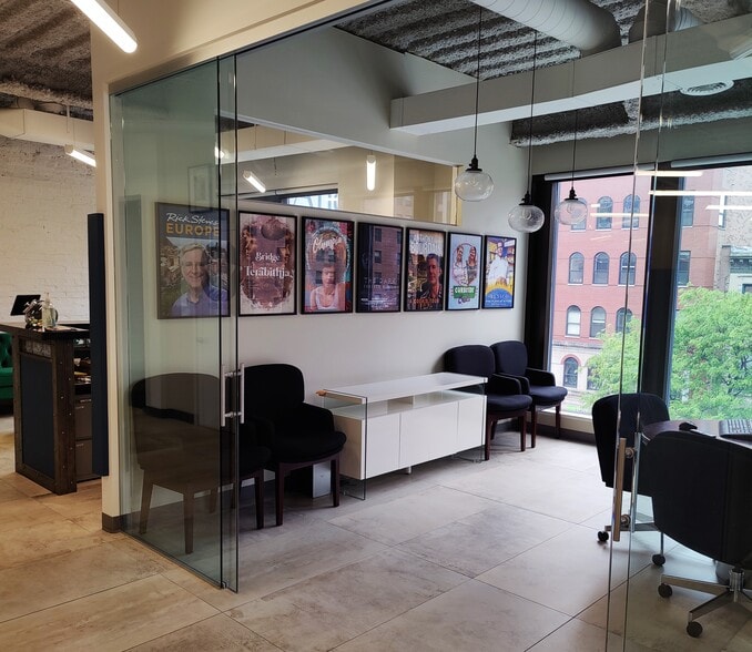 747 N LaSalle St, Chicago, IL à louer - Photo intérieure - Image 3 de 3