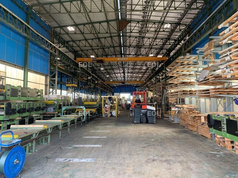 Flex dans Sorgues à louer - Photo du bâtiment - Image 2 de 5