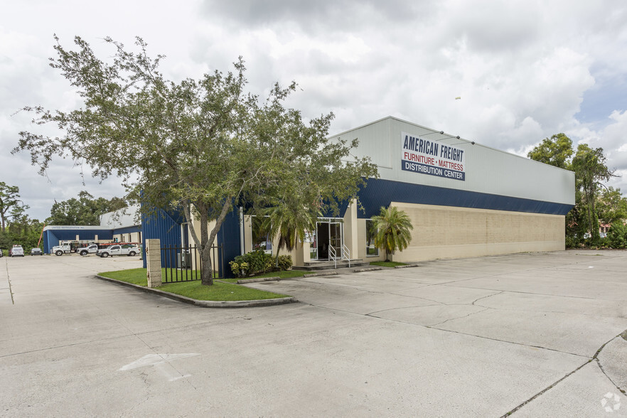 13080 Metro Pky, Fort Myers, FL for lease - Primary Photo - Image 1 of 4