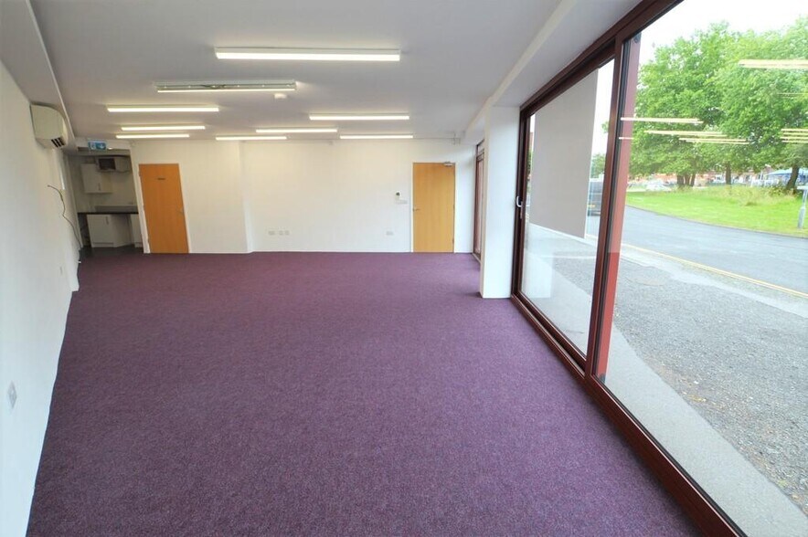 Radford Way, Billericay à louer - Photo du bâtiment - Image 3 de 11