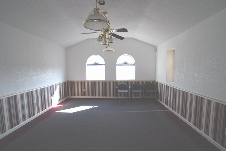 1444 E Mineral King Ave, Visalia, CA for lease - Building Photo - Image 2 of 3