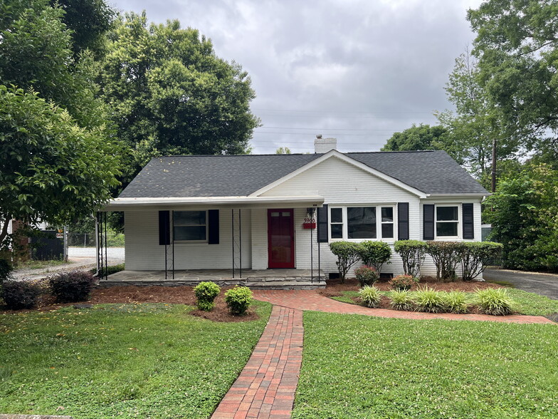 3900 Miriam Dr, Charlotte, NC for lease - Primary Photo - Image 1 of 17