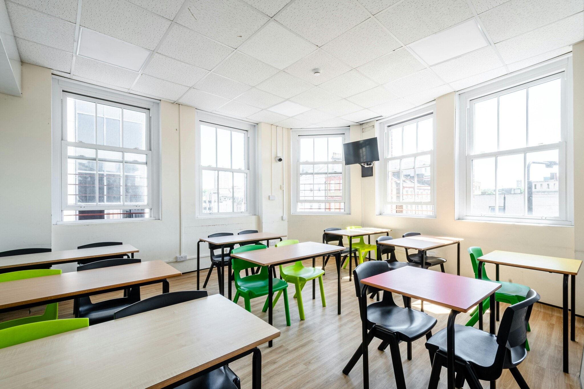 147-151 Commercial Rd, London for lease Interior Photo- Image 1 of 14