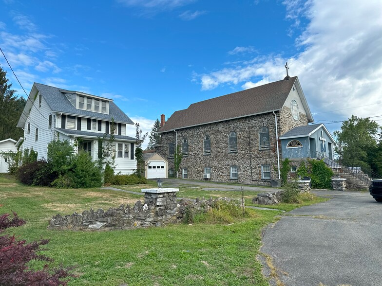 213 Homestead Ave, Maybrook, NY à vendre - Photo du bâtiment - Image 1 de 12