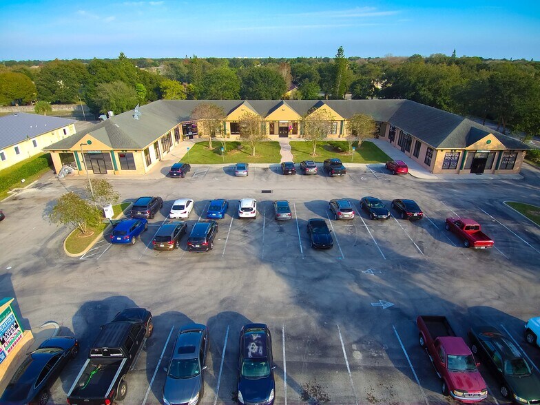 4301 N Wickham Rd, Melbourne, FL à vendre - Photo du bâtiment - Image 3 de 23