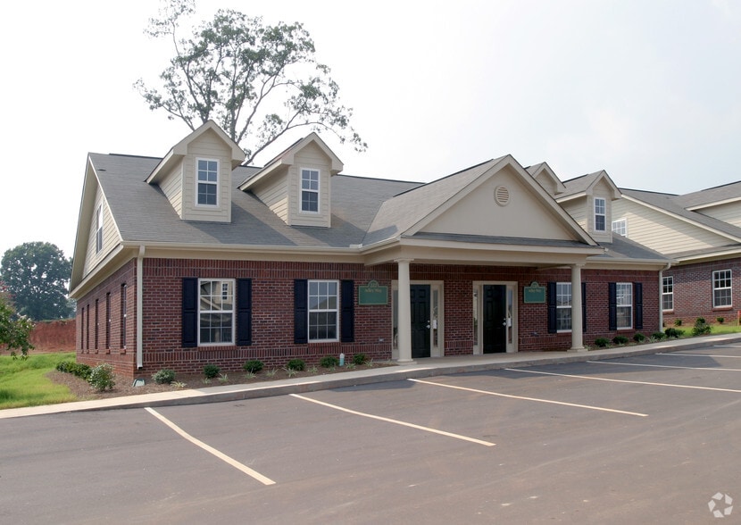 222 Adley Way, Greenville, SC à vendre - Photo du bâtiment - Image 2 de 12