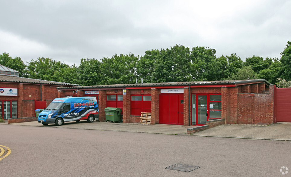 49-50 Alston Dr, Milton Keynes for lease - Primary Photo - Image 1 of 4