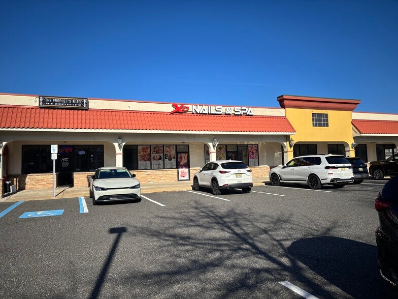 2027 State Route 35, Wall Township, NJ à vendre - Photo du bâtiment - Image 2 de 17