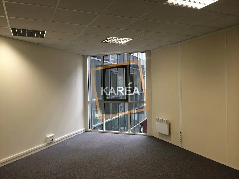 Office in Torcy for lease Interior Photo- Image 1 of 6