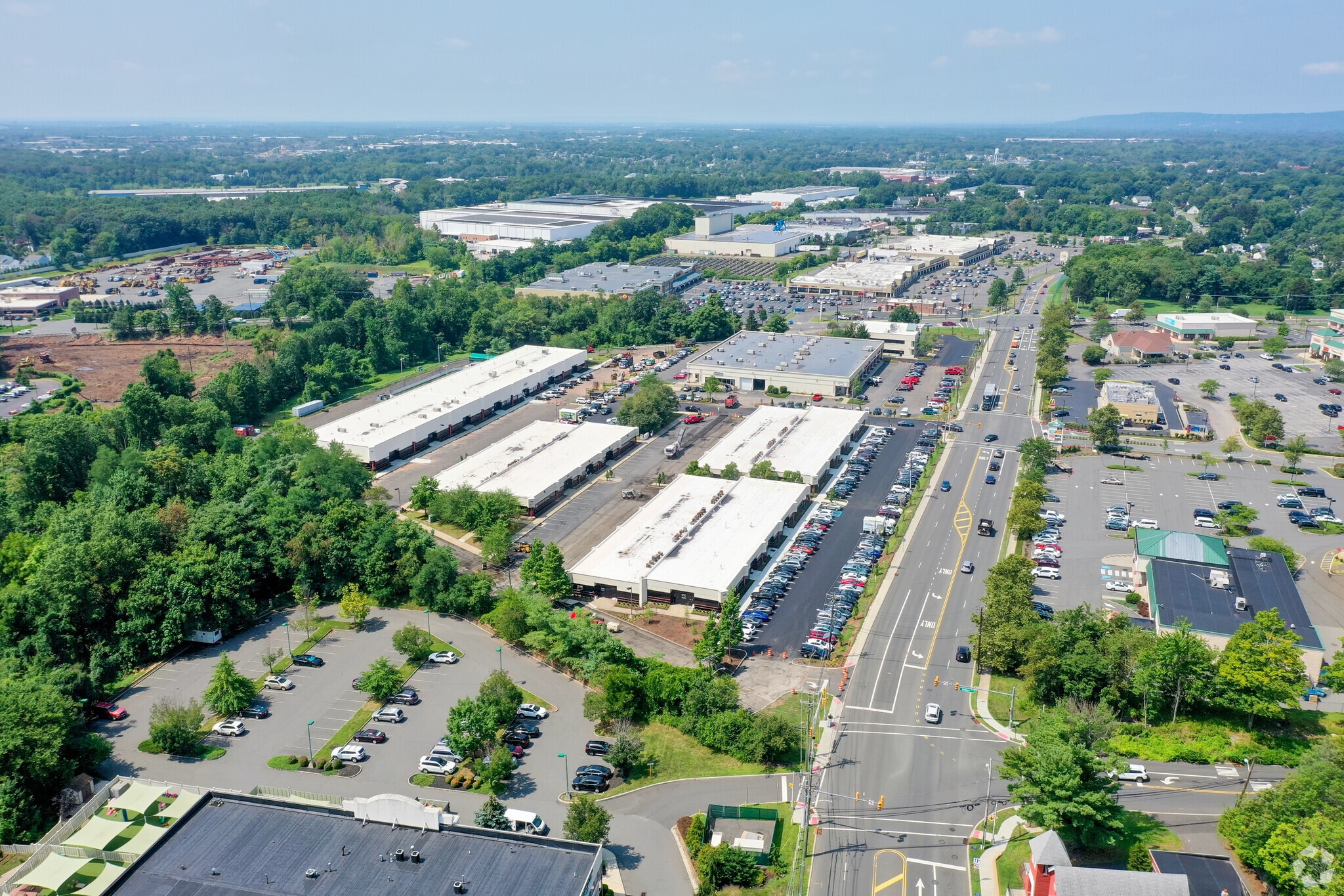 904 Oak Tree Rd, South Plainfield, NJ for lease Primary Photo- Image 1 of 8