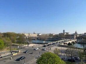 1 Rue François Ier, Paris, PAR - Aerial  map view