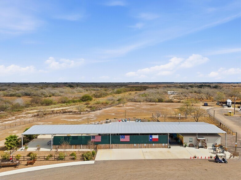 5486 S US Highway 77, Kingsville, TX à vendre - Photo du bâtiment - Image 3 de 19