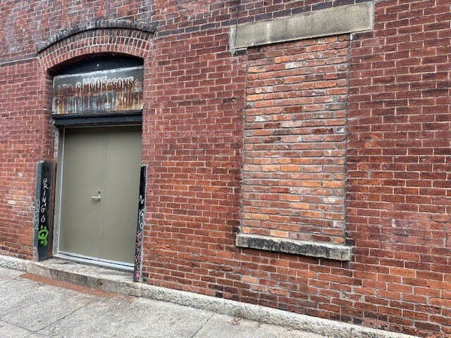 1318 Clay St, Cincinnati, OH à louer - Photo du bâtiment - Image 2 de 3