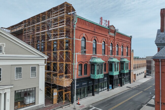 Plus de détails pour 11-13 Pleasant St, Gloucester, MA - Bureau, Commerce de détail à louer