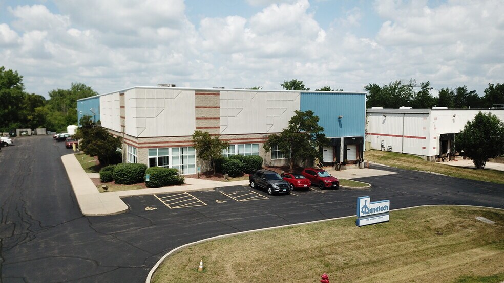 1851 Albright Rd, Montgomery, IL à vendre - Photo du bâtiment - Image 3 de 14