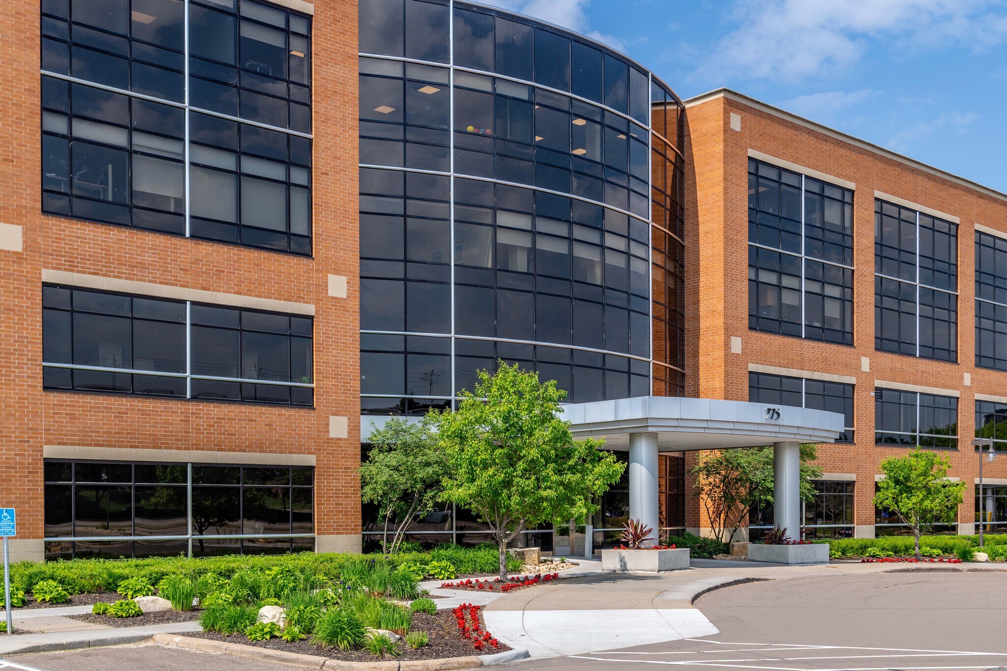 775 Prairie Center Dr, Eden Prairie, MN for lease Primary Photo- Image 1 of 14