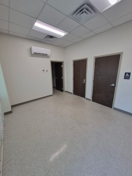 5-13 Crosley Ln, Sebring, FL à louer - Hall d’entrée - Image 2 de 9
