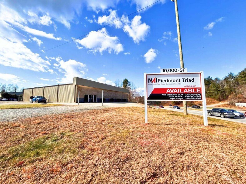 5875 W US Highway 421, Wilkesboro, NC for lease - Building Photo - Image 2 of 31