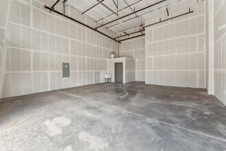 7915 Glen Harbor Blvd, Glendale, AZ for lease Interior Photo- Image 2 of 5