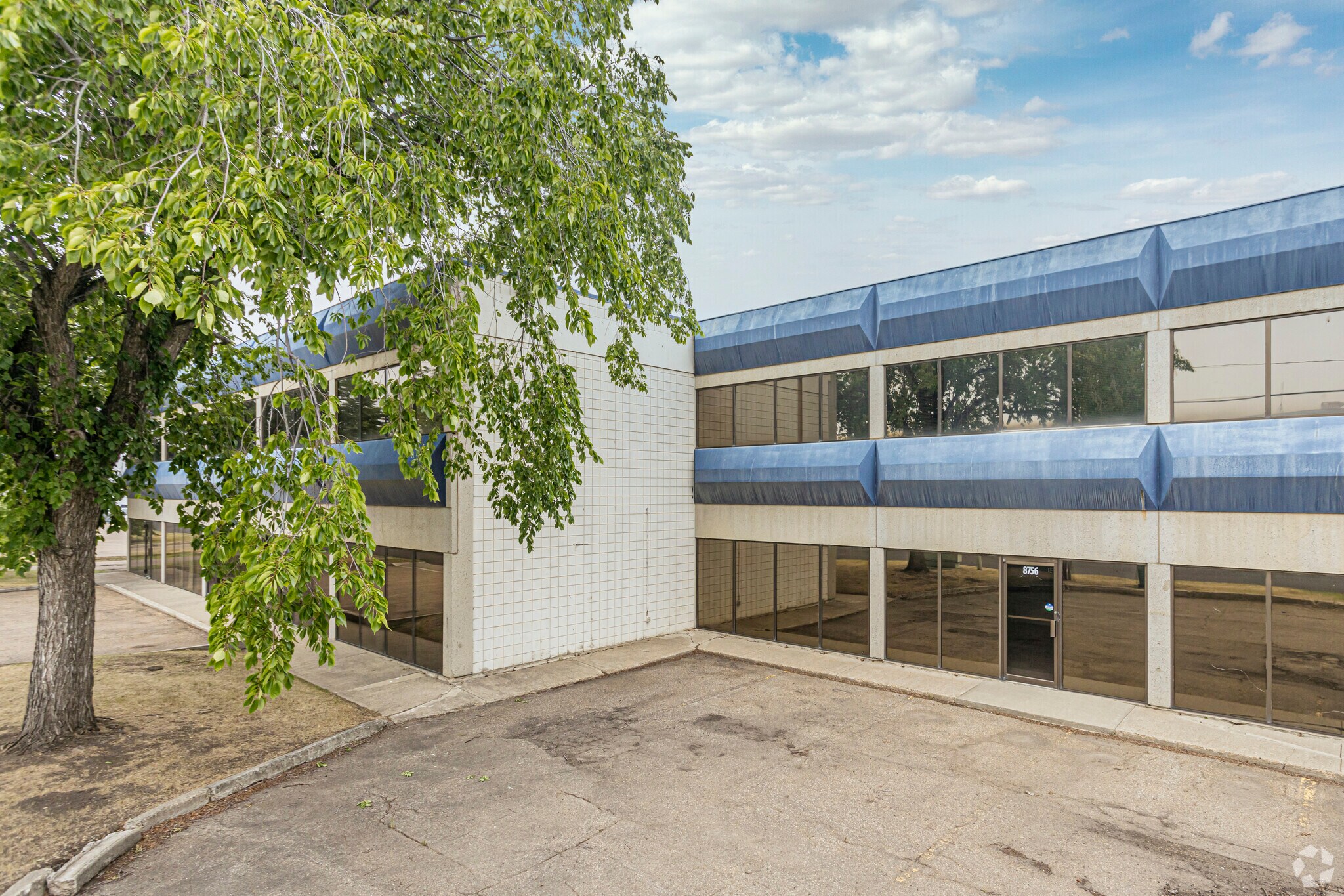 8744-8764 50 Av NW, Edmonton, AB à vendre Photo du bâtiment- Image 1 de 1