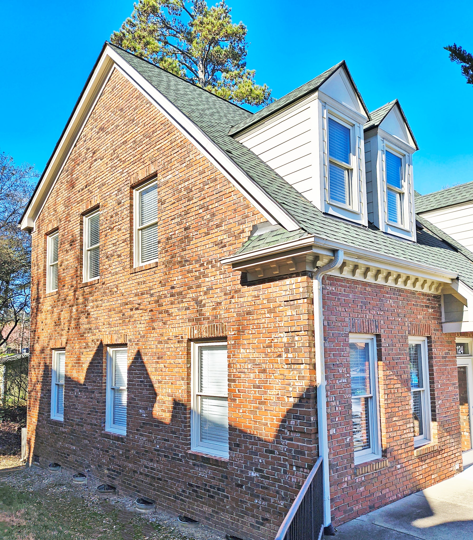 112-124 Salem Towne Ct, Apex, NC for lease Interior Photo- Image 1 of 2