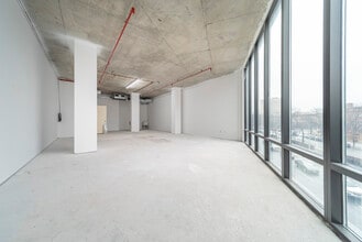 124-28 Queens Blvd, Kew Gardens, NY à louer Photo du bâtiment- Image 2 de 4