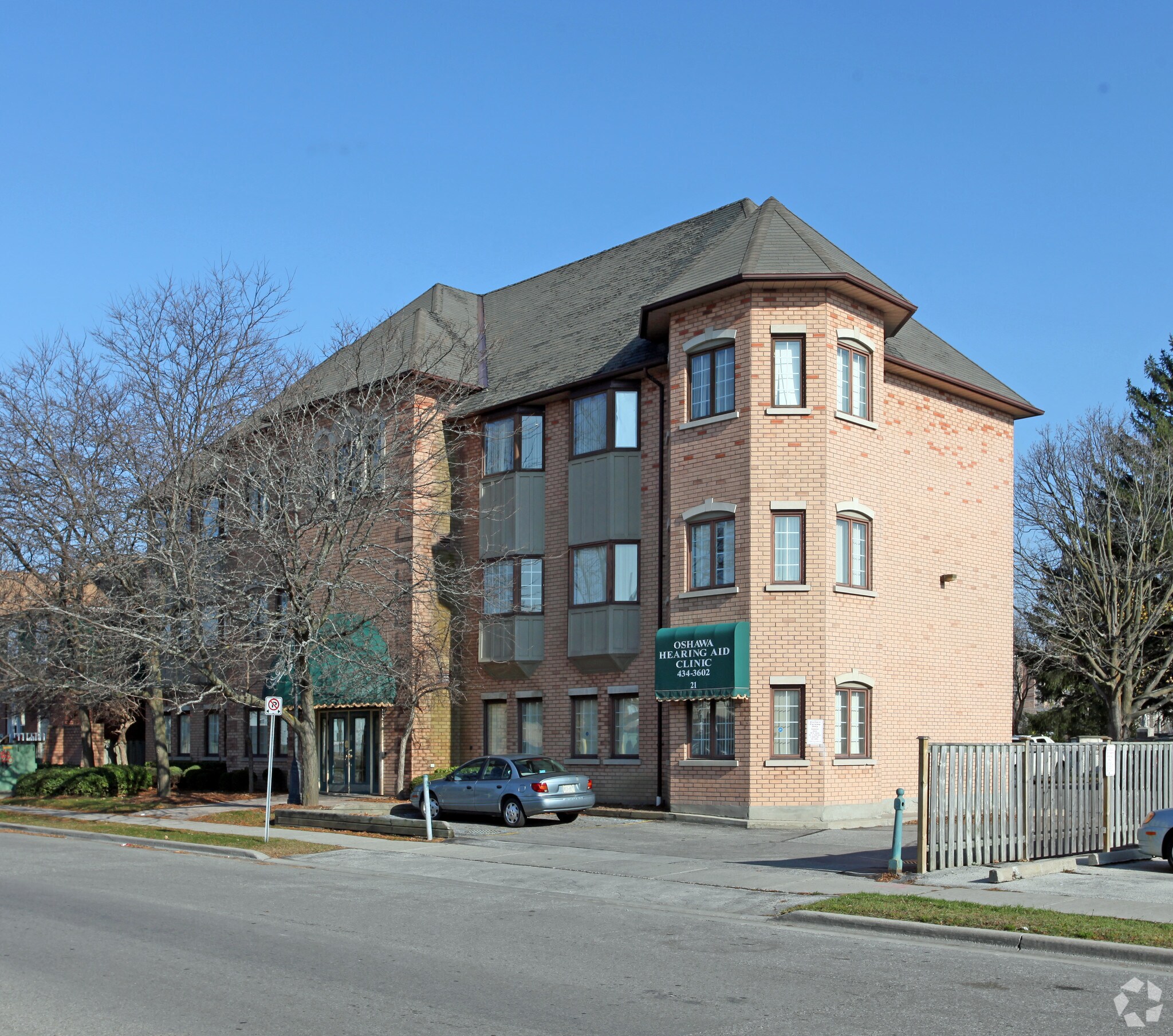 21 Gladstone Ave, Oshawa, ON for sale Primary Photo- Image 1 of 1