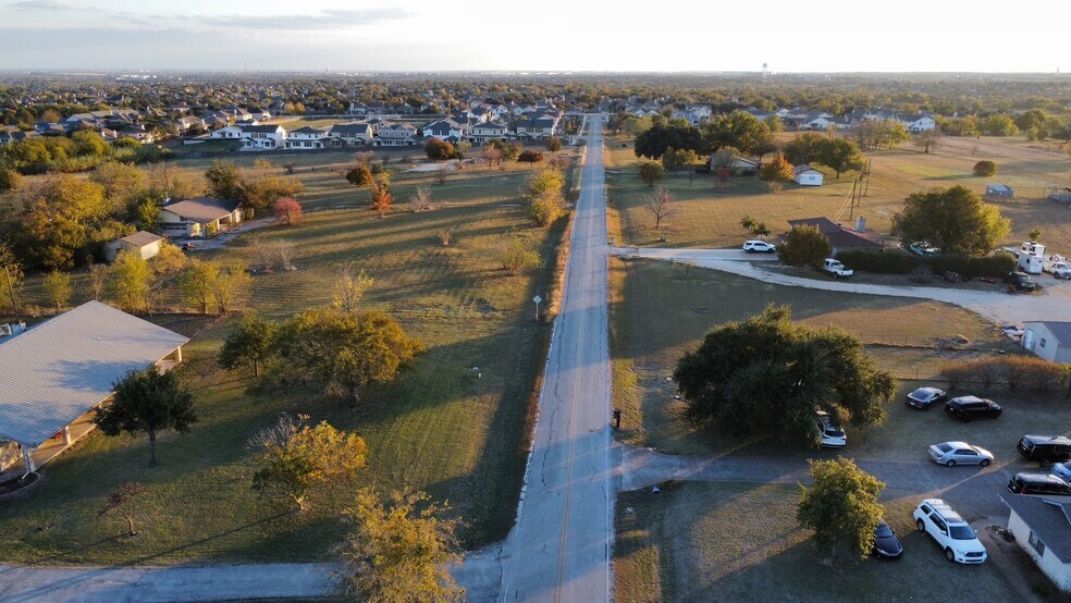 2016 Rowe Loop, Pflugerville, TX à vendre - Photo du bâtiment - Image 3 de 7