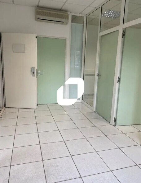 Bureau dans Grenoble à louer - Photo intérieure - Image 2 de 8