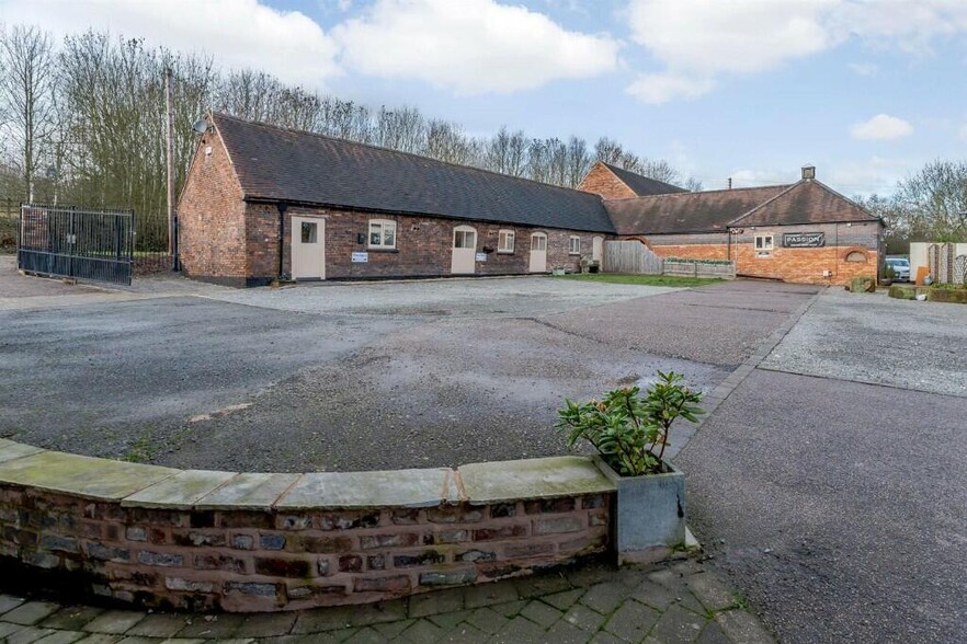 Birchmoor Ln, Polesworth for sale - Building Photo - Image 1 of 5