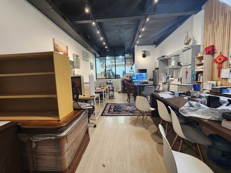 80-12 51st Ave, Elmhurst, NY for sale - Interior Photo - Image 3 of 11