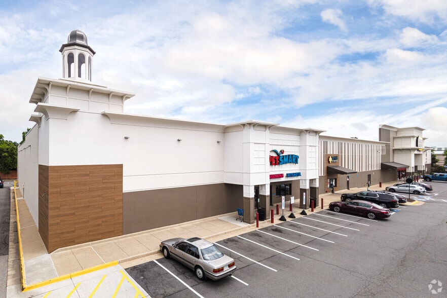 6525-6575 Frontier Dr, Springfield, VA for lease - Building Photo - Image 2 of 9